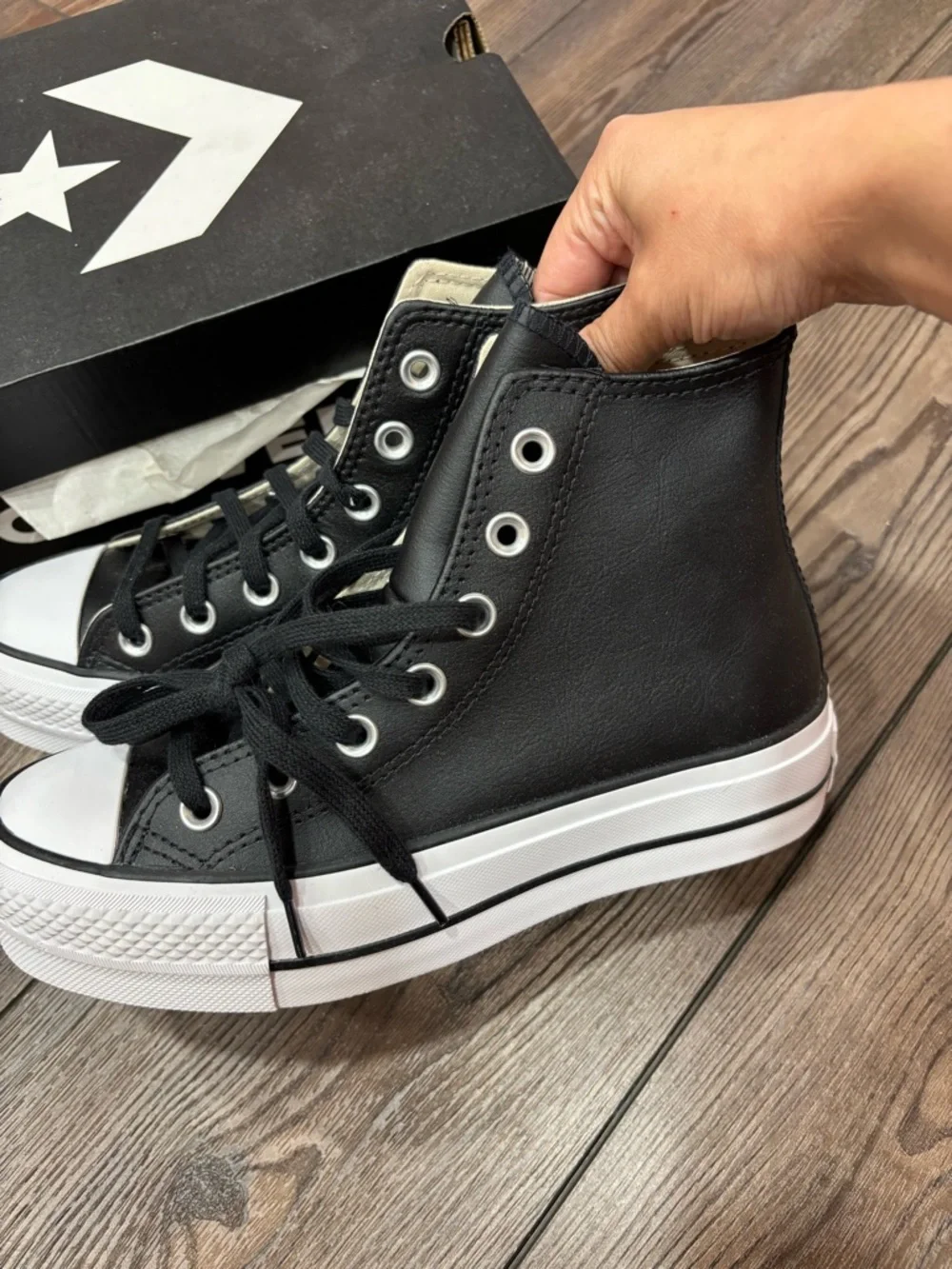 Converse Platform leather High Top Sneakers in Black and White - Picture 3 of 7